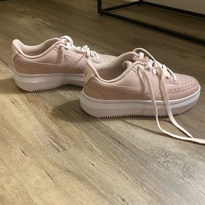 Nike Court Vision Alta